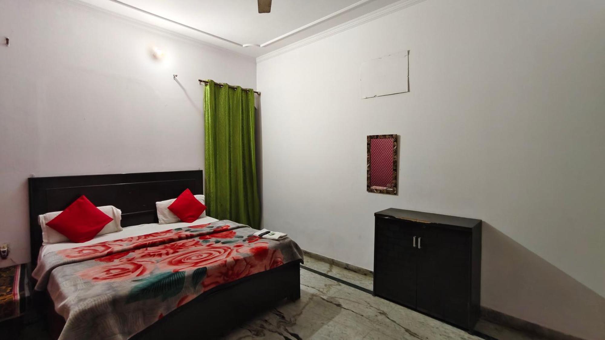 Rajdhani Guest House Faridabad Exterior photo