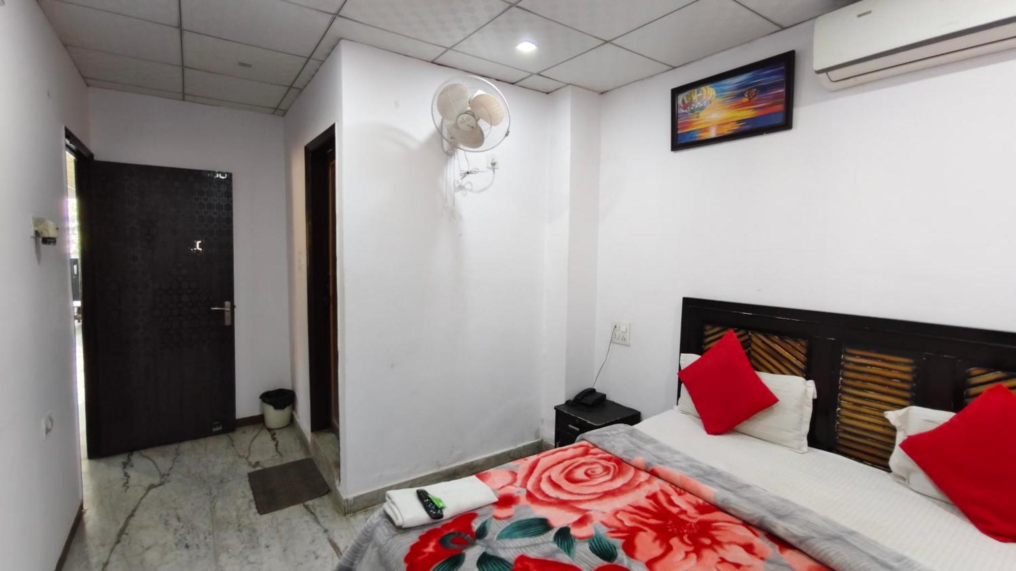 Rajdhani Guest House Faridabad Exterior photo