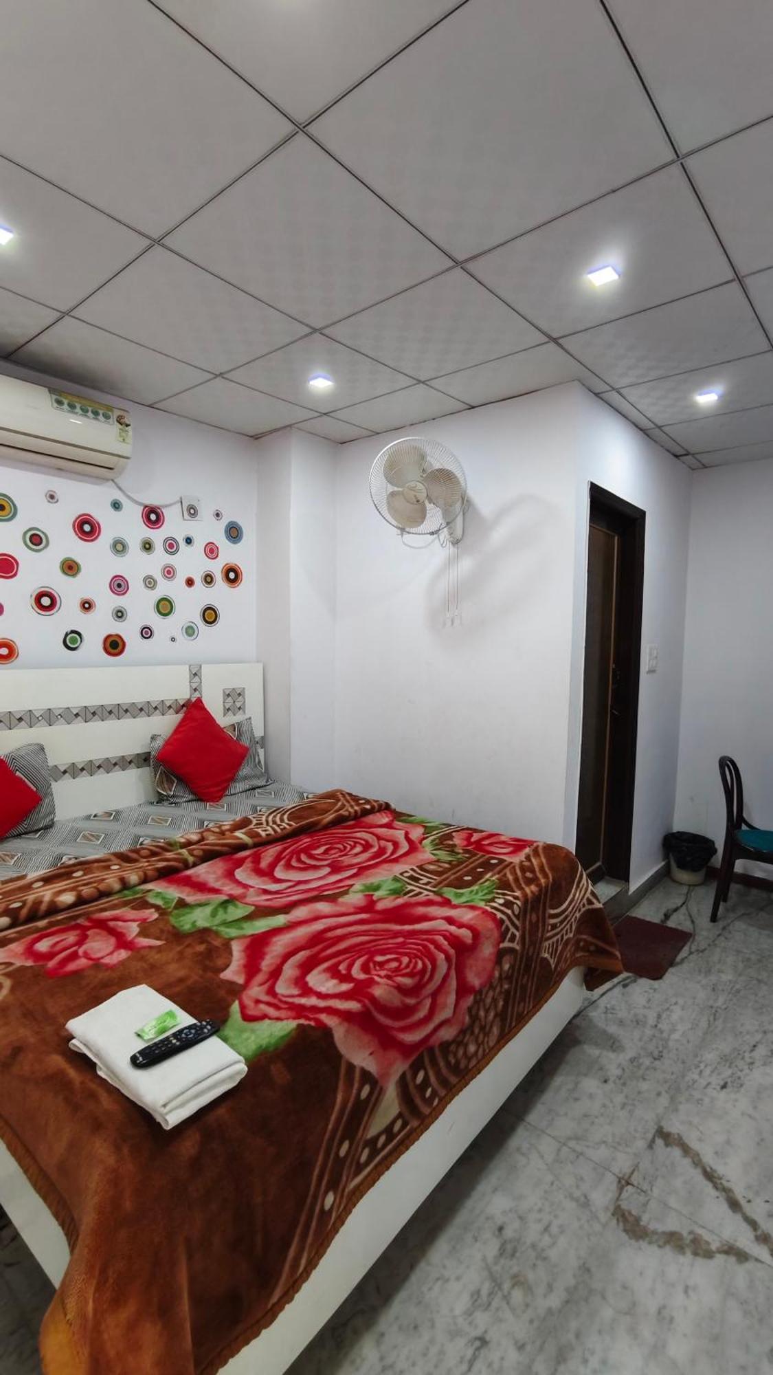 Rajdhani Guest House Faridabad Exterior photo