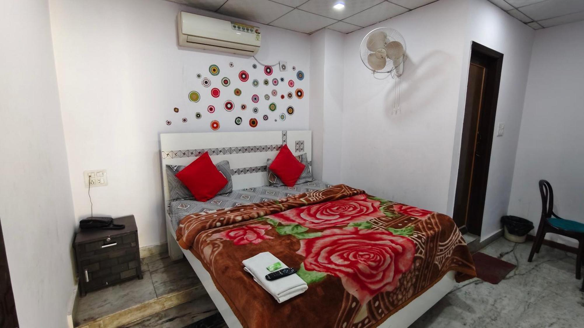 Rajdhani Guest House Faridabad Exterior photo